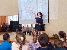 Музейный урок "Равняемся на Победу!" Музейный урок "Равняемся на Победу!".